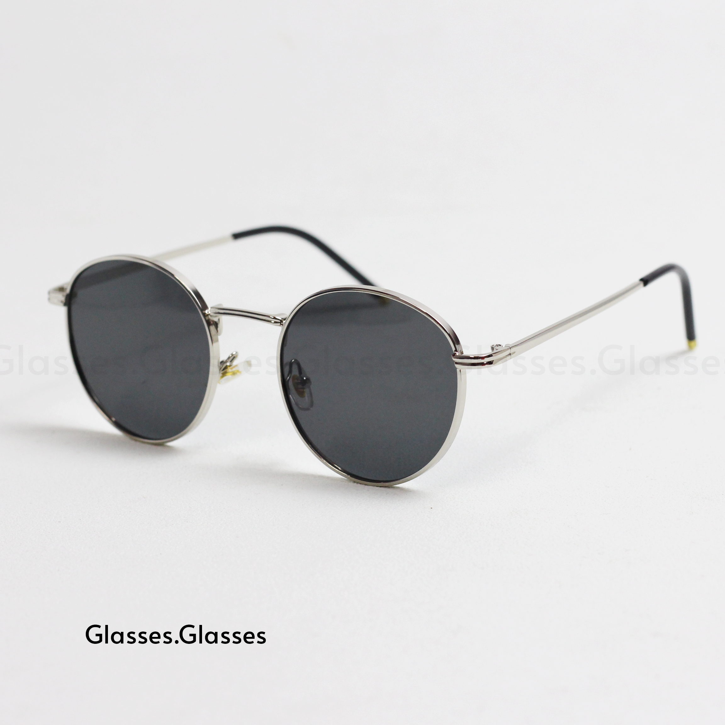 Majestic Metal Frame Round Sunglasses